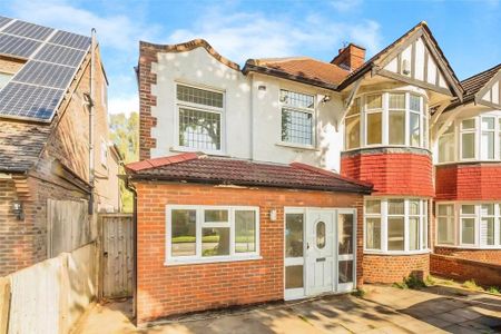 1 bedroom semi-detached house to rent - Photo 2