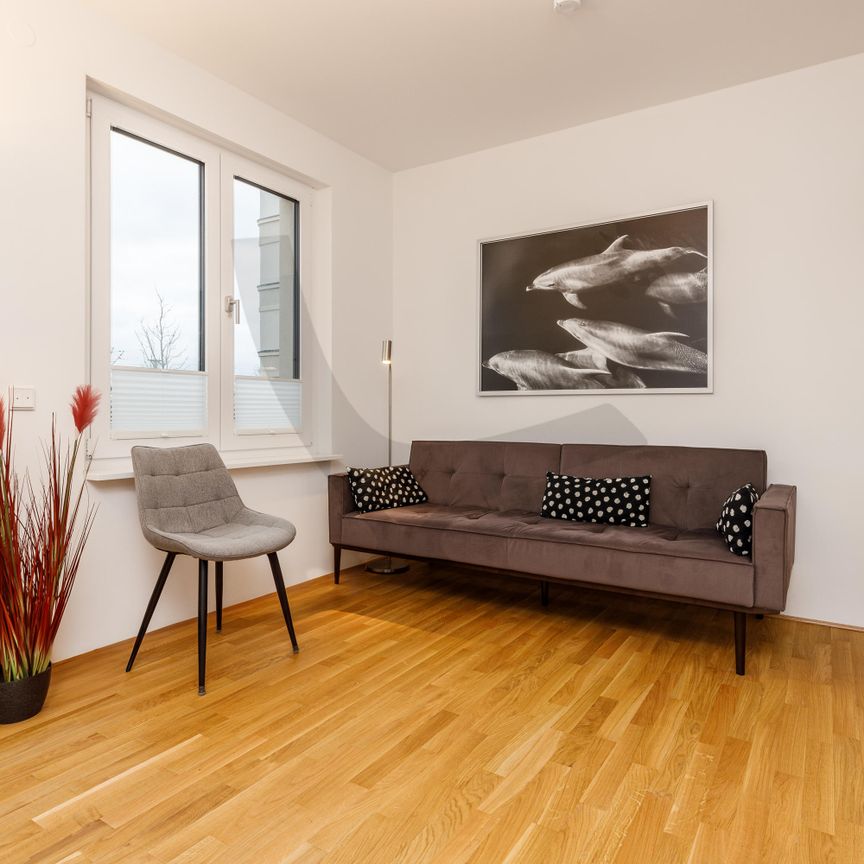 By the waterside - Photo 1