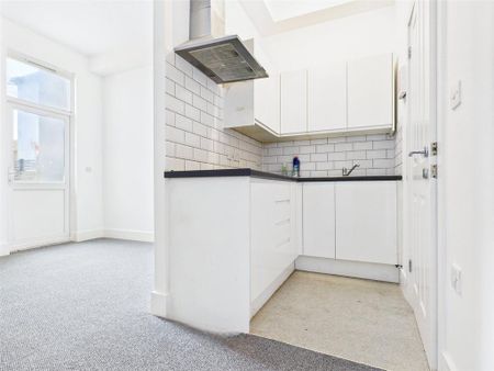 Property to rent - Photo 3