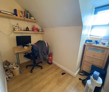 5 Bed Student Accommodation - Photo 3
