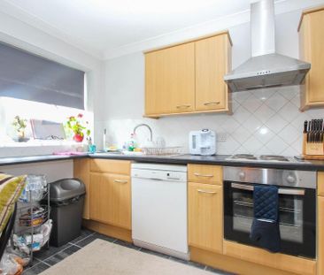 3 bedroom maisonette to rent - Photo 2