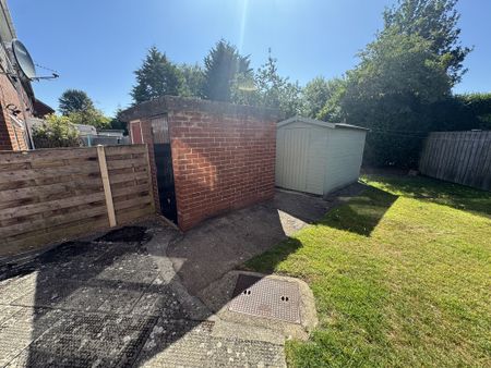 Wycliffe Avenue, Tang Hall - P2045 - Photo 5