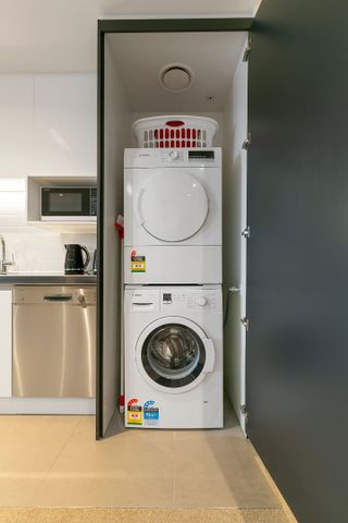 Modern Secured Apartment close to the City - Photo 4