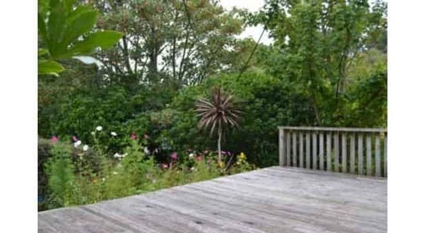 Kelburn two-bedroom flat - Photo 1