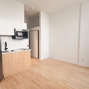 1 CH - 1 SDB - Montréal - $1,195 /mo - Photo 2