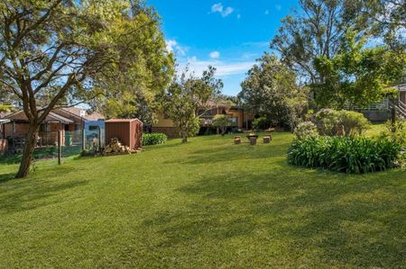 Fantastic family home that offers a relaxed coastal lifestyle - Photo 5