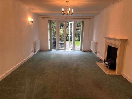 Larchmoor Park, Gerrards Cross Road, Slough, SL2 - Photo 5