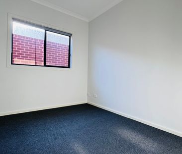 3 Bedroom Family Home for Rent in Rockbank – Modern Living Close to... - Photo 1