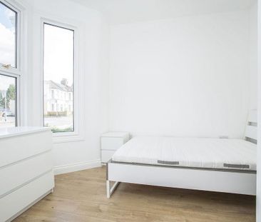 House share to rent - Photo 2