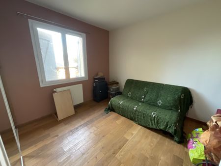 A LOUER - Plaimpied - Maison de plain pied de 115m² avec piscine hors sol. - Photo 3