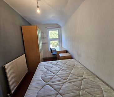 6 bedroom terraced house to rent - Photo 3