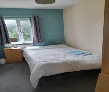 1 bedroom in a house share to rent - Photo 2