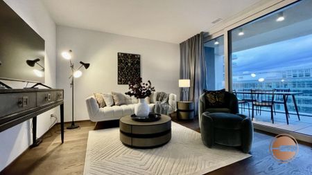 UNIQUE LIFE IN THE METROPOLITANS COMPLEX - Photo 2