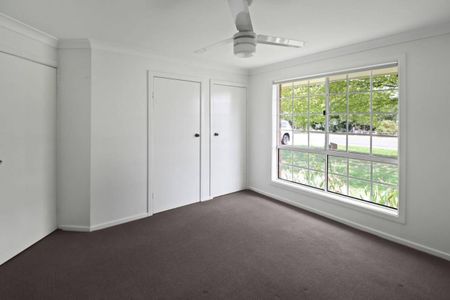 Spacious Family Home - Photo 4