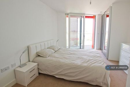 3 bedroom flat to rent - Photo 5