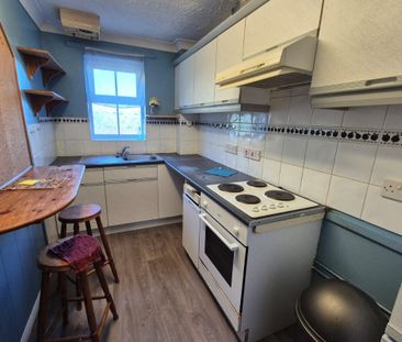 Churchill Court - Photo 2