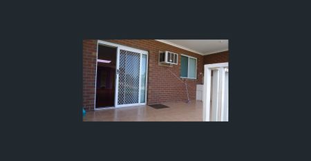 Upgraded Large 3 bedrooms Apartment Close to Everything - Photo 5