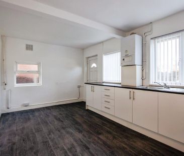 Birkwood Avenue, Barnsley, Cudworth - Photo 5