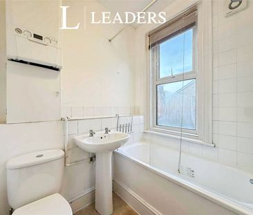 2 bedroom apartment to rent Christchurch Road, Bournemouth, BH7 - Photo 2