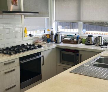 Modern 3 Bedroom Townhouse - Photo 6