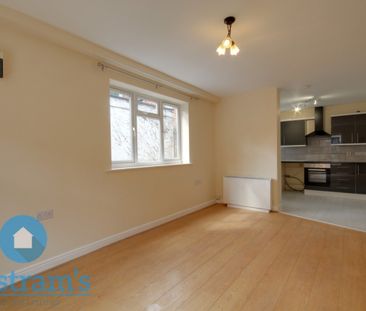 2 bed Ground Floor Flat for Rent - Photo 2