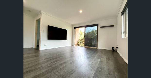 Renovated Beach Pad within 200m to the sands of Currumbin Beach! - Photo 1