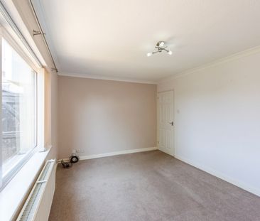 Wellington Close, Bury St. Edmunds, West Row - Photo 1