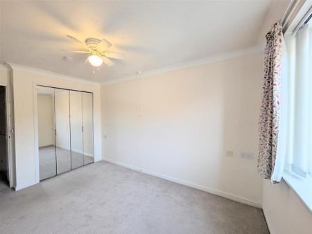 1 bedroom retirement property to rent - Photo 3
