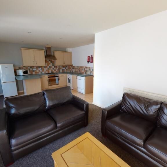 2 bedroom flat to rent - Photo 1