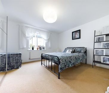 4 bedroom terraced house to rent - Photo 6