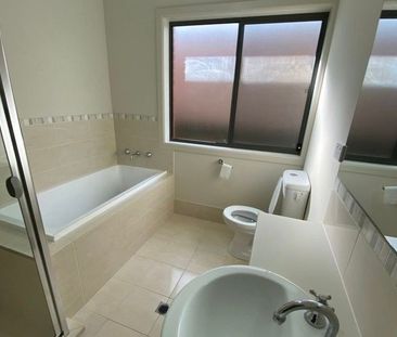 Bright & Spacious 3-Bedroom Home in Peaceful Ridgehaven - Photo 6