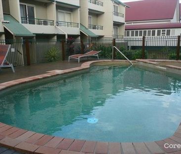 Spacious 1-Bedroom Apartment in the Heart of South Brisbane! - Photo 1