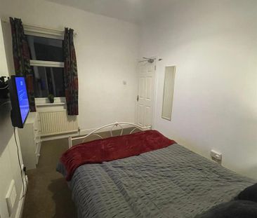 1 Beds - Property - - Photo 5