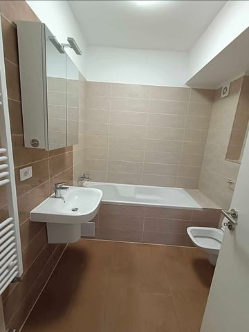 Inchiriere Apartament 3 Camere decomandat Tractorul si zona Coresi Top Zone prima inchiriere - Fotografie 5