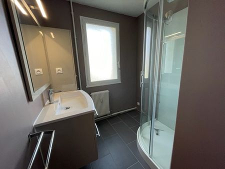 Location Appartement 3 pièces 67m² - Photo 3