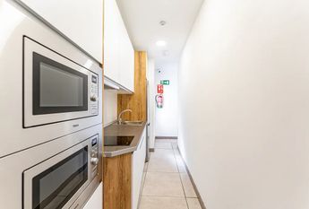 Calle del Arenal, Madrid, Community of Madrid 28013