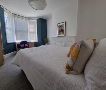 5 bedroom terraced house to rent - Photo 2