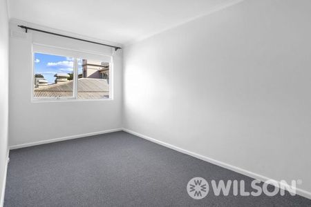 Sunny, spacious living in a lively hub! - Photo 2