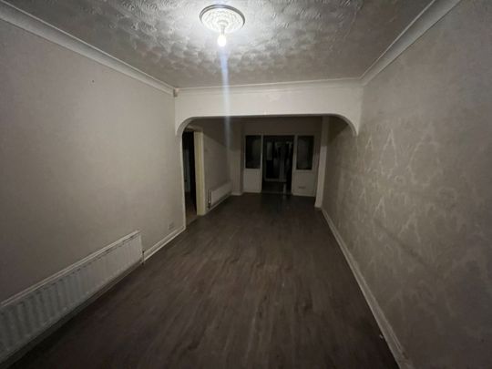 3 Bed Terraced House, Wensleydale Road, B42 - Photo 1