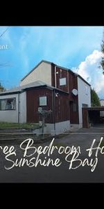 Tidy property with private yard - Photo 4