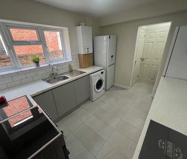 1 bedroom in a house share to rent - Photo 5