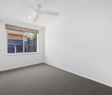 Bright & Fresh Two Bedroom Unit - Photo 2