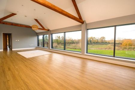 4 bedroom detached house to rent - Photo 4