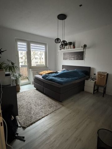 Perfekt geschnittene 2 Zimmerwohnung mit großer Wohnküche und Balkon in Deutz! - Photo 2