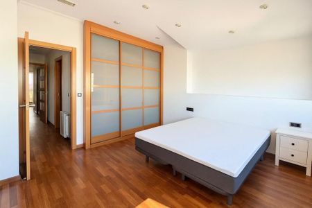 2 room luxury Flat for rent in Valencia - Photo 5