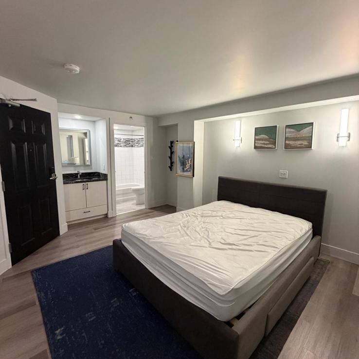 330 Mcleod St, Ottawa, ON K2P 2C5, Canada - Photo 1