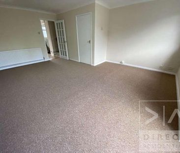 Middle Lane, Epsom, KT17 - Photo 1