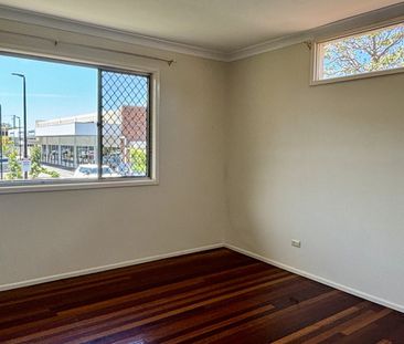 Perfectly Positioned Two-Bedroom Home - Photo 3