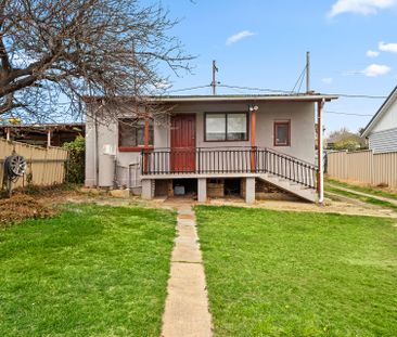 Charming home on Uriarra Road - Photo 4