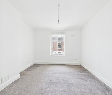 Clarence Road, Wallasey, 3 bedroom, House - Mid Terrace - Photo 3